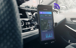 在車內使用手機連接行車紀錄器Wi-Fi 